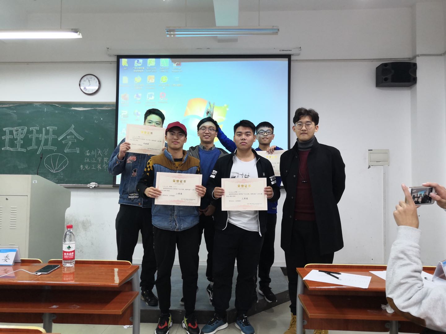 d895f7d5ff16eb4101ec7cb3b33e9c4.jpg